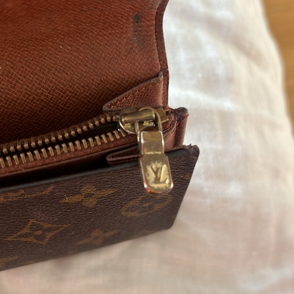 Vintage Louis Vuitton Monogram Long Wallet - Picture 9 of 11